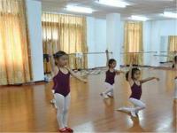 舞之魂舞蹈培训中心——教师来自于各大专业艺术院校，并且每位任课教师均持有教师资格证书