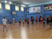 王非篮球训练营以青少年篮球培训为核心业务