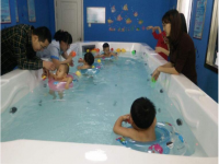 快乐小贝婴童游泳馆——服务于0——12岁婴童的游泳训练机构