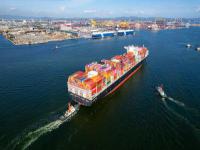 有线麦克风经过浙江义乌国际快递运抵阿联酋迪拜