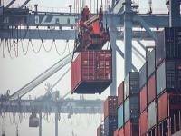 滑雪装备（滑雪板、滑雪杖、滑雪服）选用武汉国际货运送抵美国萨凡纳(Savannah)