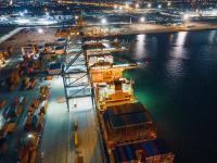 电动汽车经过中国东莞国际快递送达亚特兰大