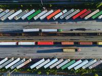 刨花板经过广东深圳国际货运抵达巴西圣保罗