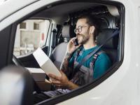 灯具经过中国武汉国际货运送达美国底特律