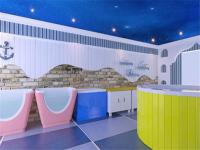 小飞鱼婴幼儿游泳馆——集游泳、洗澡、抚触、婴幼童用品、儿童游乐为一体的综合性婴幼儿生活馆