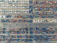 又出事了！一货船爆炸起火，浓烟滚滚！