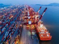 硬币通过中国上海全球物流送达越南胡志明市