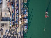 发电设备借助山东青岛全球物流速递到新加坡