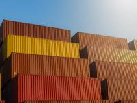 运动鞋借助广东深圳国际物流准时送达印度孟买